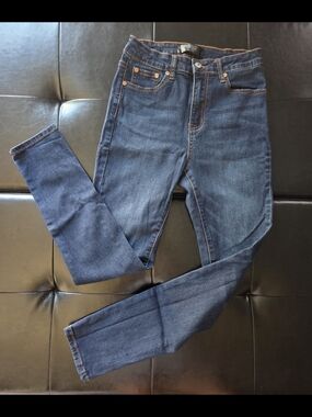 Women's Dark Blue Skinny Fit Jeans